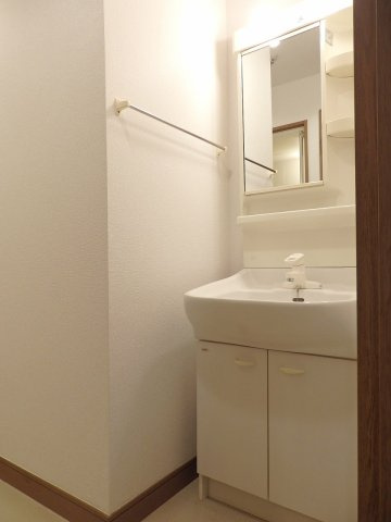 ドリームシャトー深川の洗面所|広い洗面スペース