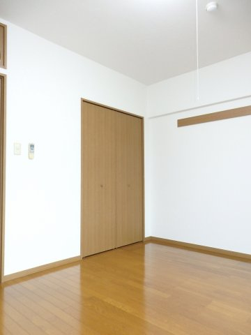 ドリームシャトー深川の内装|明るい色調の室内です