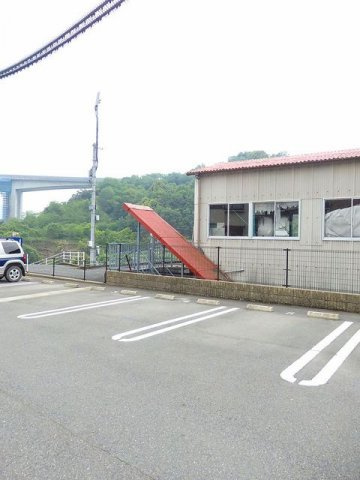 ナーシサス　ガーデンの駐車場|駐車場です