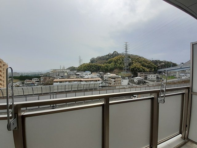 アドレシア古江のバルコニー|開放的で明るい空間を演出してくれるバルコニーです