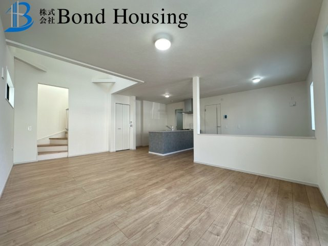 LDKは広々20帖超・お車3台中車可 春日台2丁目 限定1棟の寝室