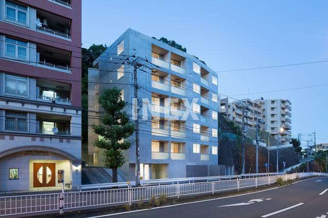 オークデンヒルズの外観