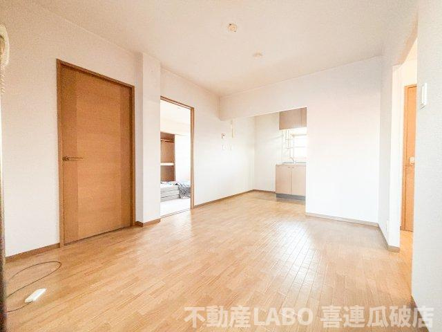 ニューリバーサイド八尾南Bの居間・リビング