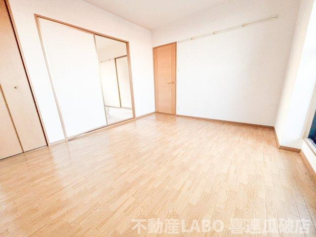 ニューリバーサイド八尾南Bの洋室