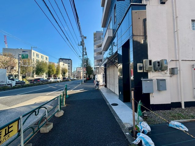 杉並区南荻窪1丁目　建築条件無し売地の前面道路含む現地写真|現地写真（2025.11.24撮影）

現地ご見学希望・資料請求などお気軽にお問い合わせ下さい！
03-5990-5201