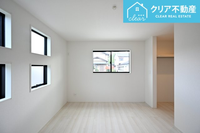 【収納】 | 桐生市東2期　グラファーレ　平屋新築 | 日当たりのよい寝室は大容量のウォークインクローゼット付き！