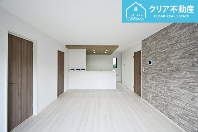 【居間・リビング】 | 桐生市東2期　グラファーレ　平屋新築 | 家族揃っての食事が楽しくなる広々としたダイニング♪