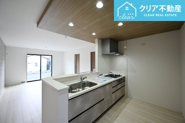 【キッチン】 | 桐生市東2期　グラファーレ　平屋新築 | 対面タイプならキッチン内にいながらご家族やお客様との会話が楽しめます
