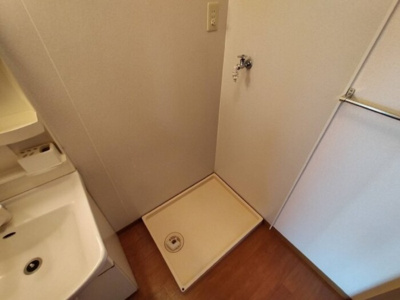 【設備】 | イーストヒルズ 参番館 | 洗濯機置き場