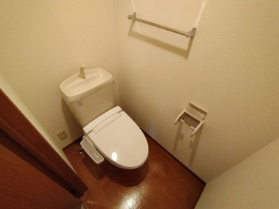 【トイレ】 | イーストヒルズ 参番館 | 温水洗浄暖房便座のトイレ