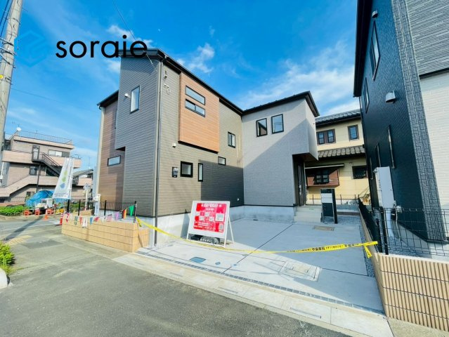 日高市四本木1丁目3期全5棟　新築戸建の前面道路含む現地写真