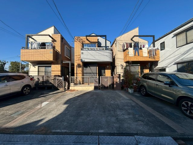 杉並区南荻窪2丁目　中古戸建の外観|現地写真（2025.11.24撮影）

現地ご見学希望・資料請求などお気軽にお問い合わせ下さい！
03-5990-5201