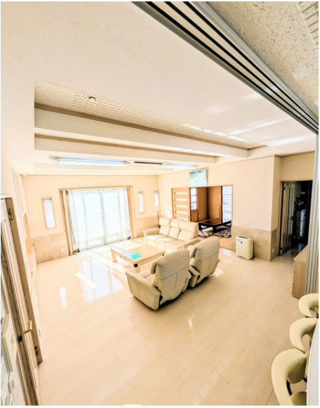 神川町大字関口　中古3500の居間・リビング