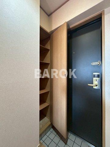 エステートモア天神アトリエの玄関