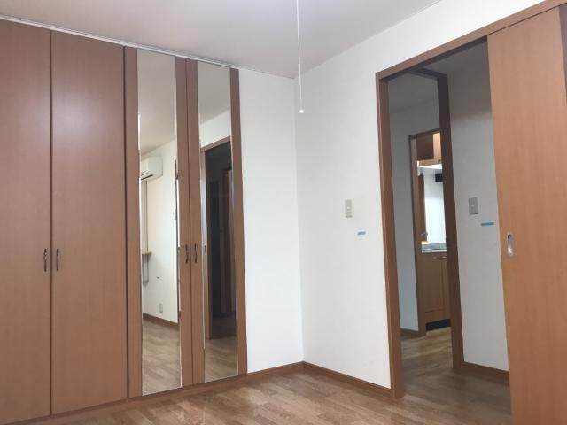 コンフォルトの寝室|寝室