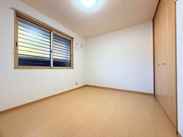 ラスルプレイスの洋室