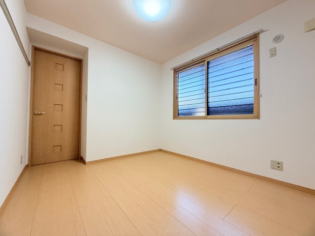 ラスルプレイスの洋室