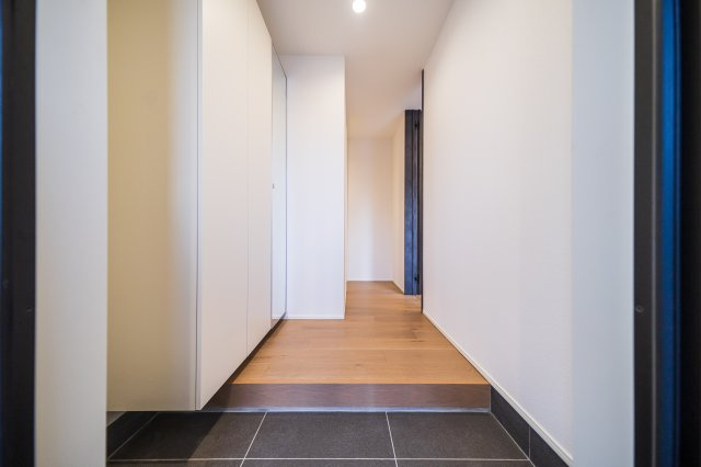 葵区羽鳥４丁目１期全３棟の玄関