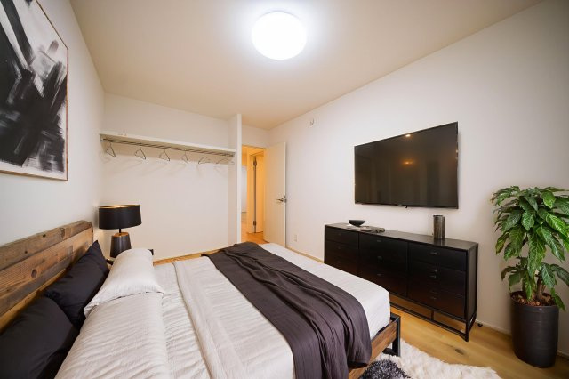 葵区羽鳥４丁目１期全３棟の寝室|写真内の家具は、AIでコーディネートしたイメージです。
実際の暮らしをイメージしやすいよう再現しています。