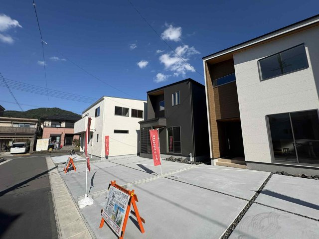 ＼新築モデルハウス／　好評販売中！　静岡市葵区羽鳥１期　全３邸の前面道路含む現地写真