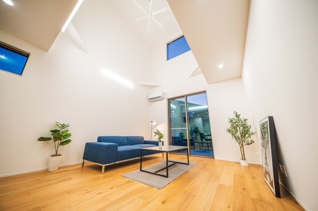 葵区羽鳥４丁目１期全３棟の居間・リビング