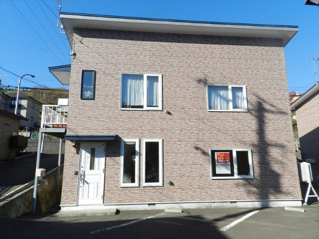 岡アパートの駐車場