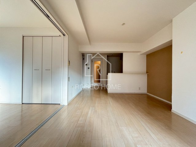 カップドリンべの居間・リビング|同マンション別部屋：参考写真