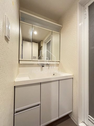 カップドリンべの洗面所|同マンション別部屋：参考写真