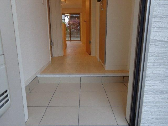 パークサイドすみれの玄関|収納もある玄関です