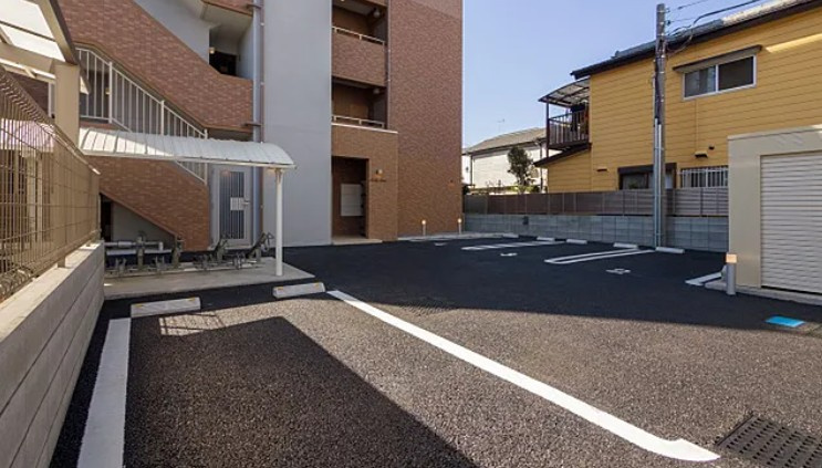 ステーラ・ルーチェの駐車場