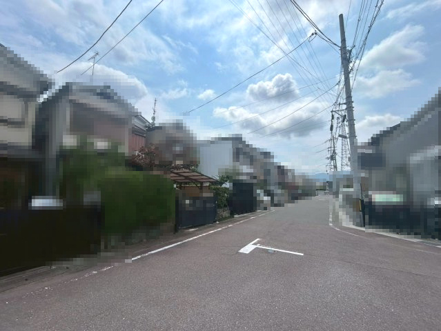 向日市寺戸町八ノ坪の前面道路含む現地写真|周辺環境充実♪
イオンモール京都桂川まで徒歩圏内！生活しやすい住環境です(^^)