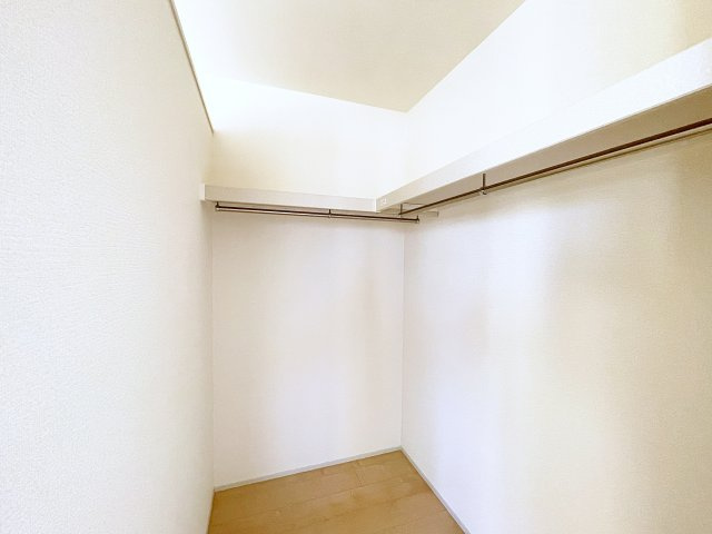 新築戸建・新築建売　いわき市平下平窪１期　平四小・平一中の収納|WICはハンガーパイプがついているので衣類がきれいに整理整頓できます！