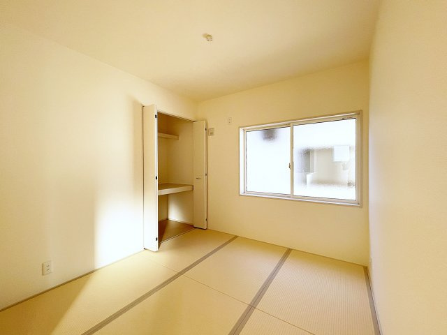 新築戸建・新築建売　いわき市平下平窪１期　平四小・平一中の和室|リビングのすぐ隣にあるのでお子様のお昼寝や遊び場として最適！