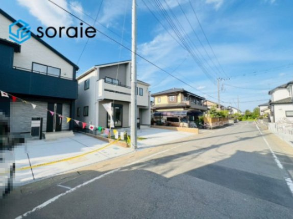 日高市四本木1丁目3期全5棟　新築戸建の前面道路含む現地写真|4月25日撮影