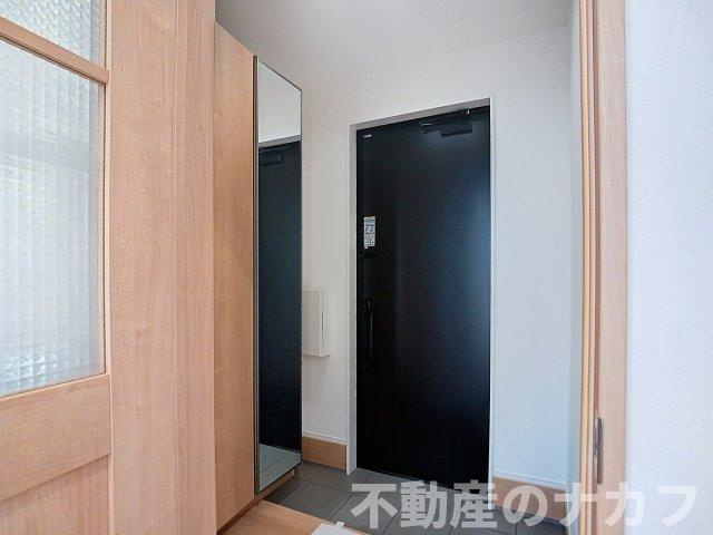 リンブルーム新町の玄関