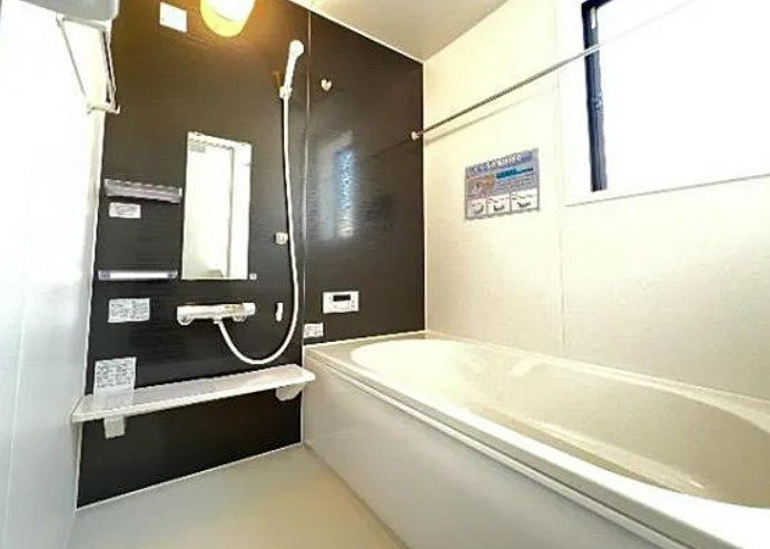 【未入居】川越市今成１期 １号棟の浴室|足の伸ばせるバスタブでリラックスタイムを過ごしましょう♪