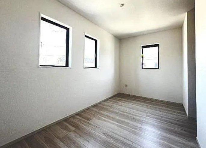 【未入居】川越市今成１期 １号棟の洋室|2F 6.4帖洋室です☆