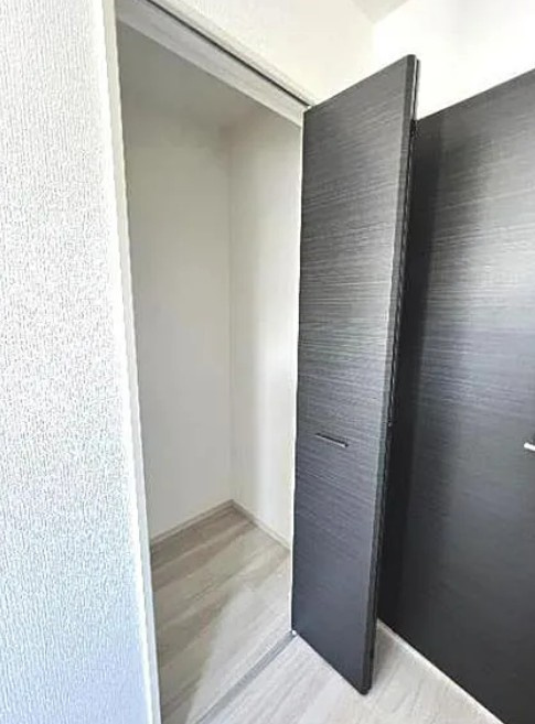 【未入居】川越市今成１期 １号棟の収納|6.4帖洋室の収納です！