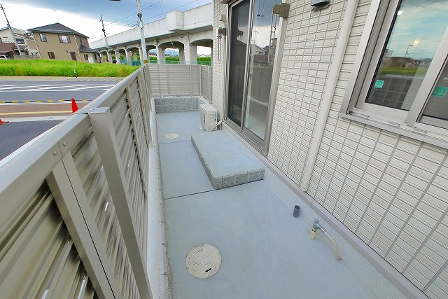 アリジェンスⅡのバルコニー|外からの目が気にならないバルコニーで洗濯物が干せます