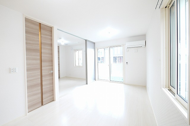 アリジェンスⅡの洋室|広々とした洋室です