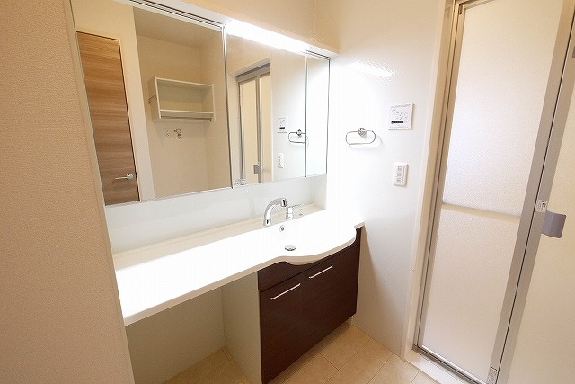 アリジェンスⅡの独立洗面台|独立洗面台、朝の身支度には欠かせません