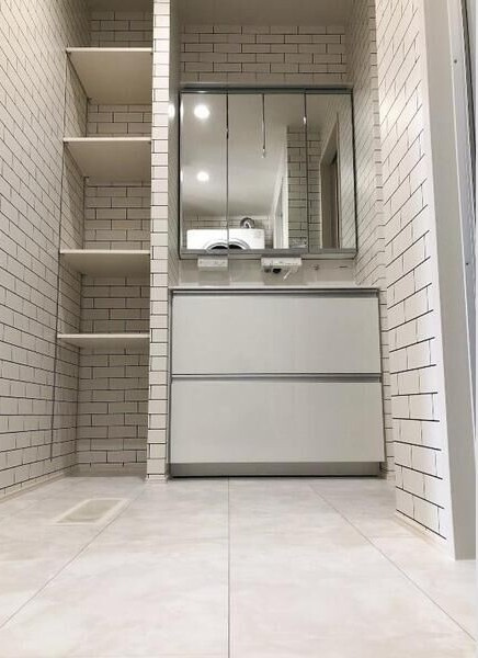 黒笹山手戸建の洗面所