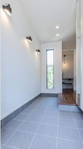 黒笹山手戸建の玄関