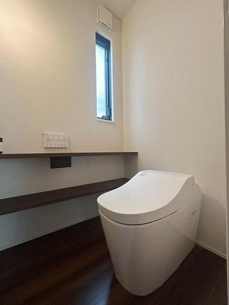 黒笹山手戸建のトイレ