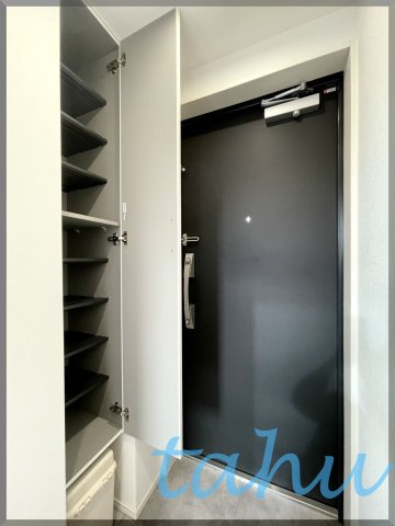 中野区若宮１丁目の賃貸マンションの玄関