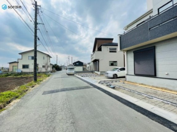 川越市今成2丁目　全3棟　新築戸建の前面道路含む現地写真|3月30日撮影