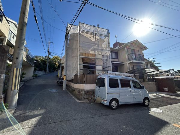 吹田市山手町３丁目　中古戸建の前面道路含む現地写真