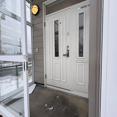 室蘭市宮の森町2丁目1-43戸建のエントランス