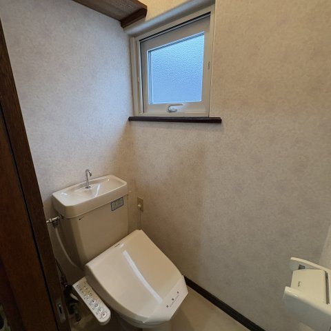 室蘭市宮の森町2丁目1-43戸建のトイレ