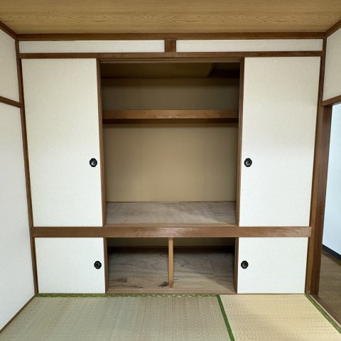 室蘭市宮の森町2丁目1-43戸建の収納